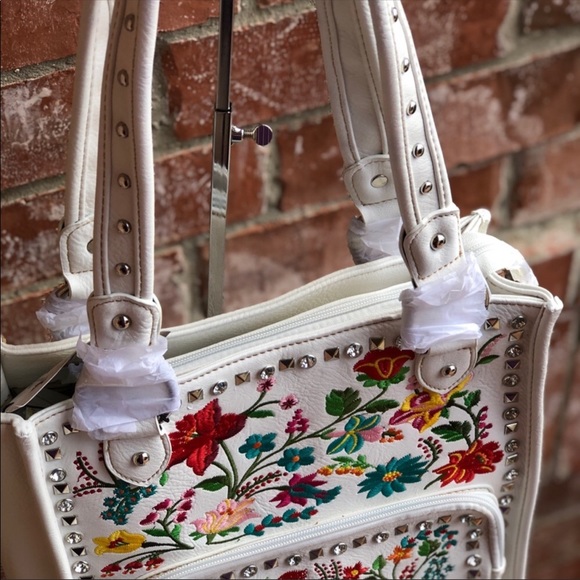 Montana West Floral White Concealed Carry Tote - Picture 2 of 8